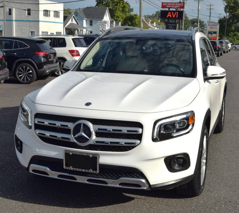 Used 2023 Mercedes-Benz GLB 250 4MATIC w/ Premium Package