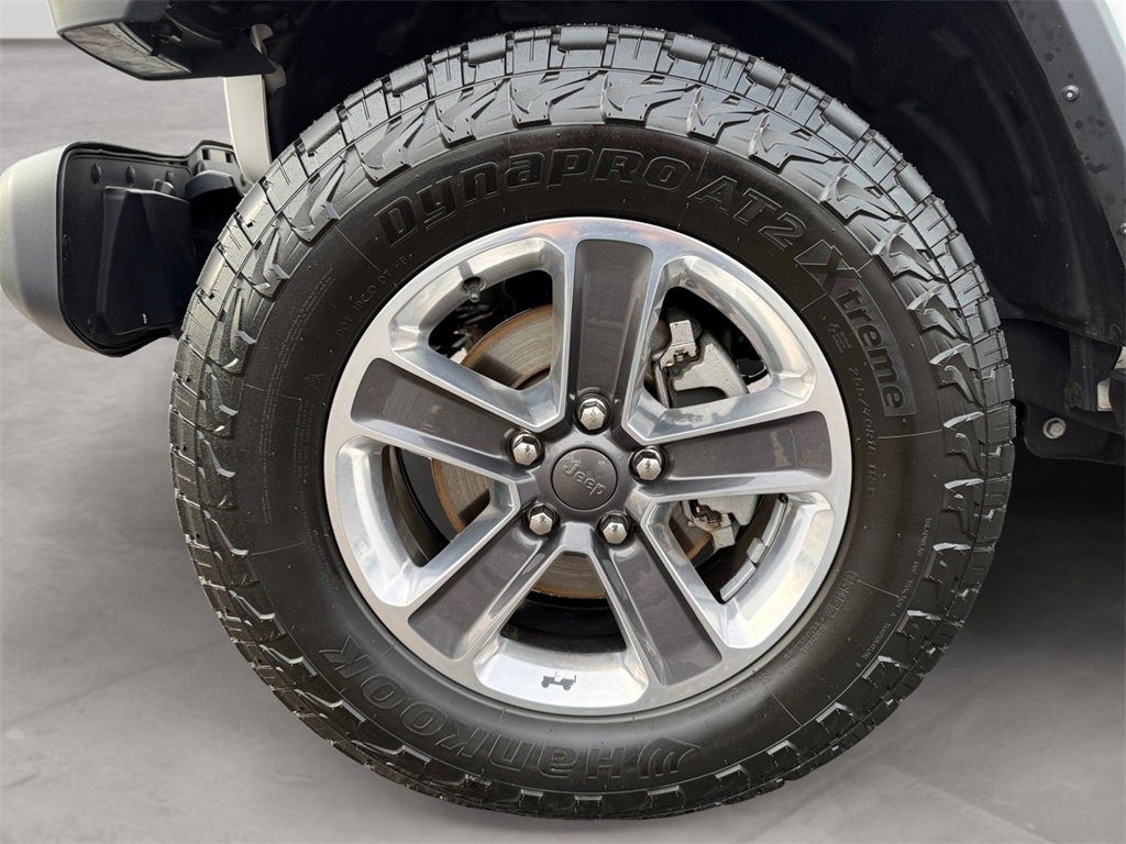 Used 2019 Jeep Wrangler Unlimited Sahara image 14