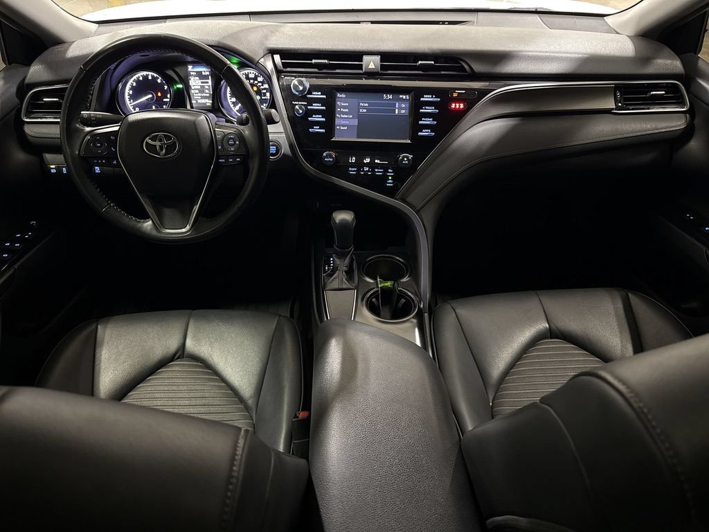 Used 2019 Toyota Camry SE w/ Convenience Package FWD image 10