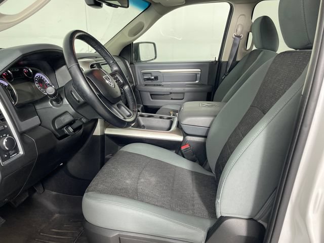 Used 2020 RAM 1500 Classic SLT w/ Luxury Group RWD image 2
