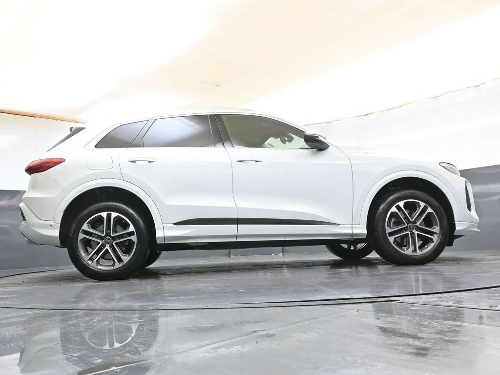Used 2025 Audi Q5 2.0T Premium Plus w/ Premium Plus image 42