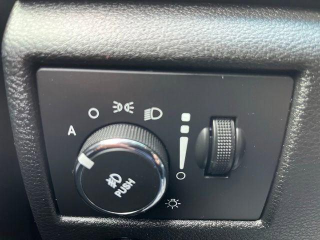 Used 2015 Jeep Grand Cherokee Altitude AWD/4WD image 15