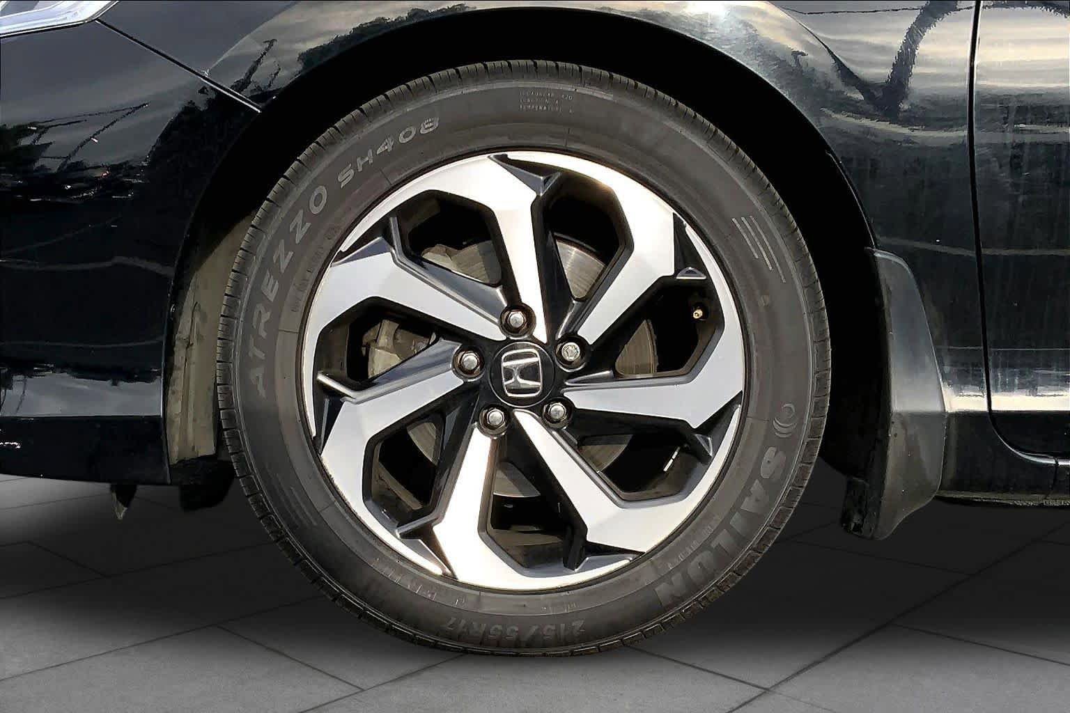 Used 2017 Honda Accord EX-L image 10