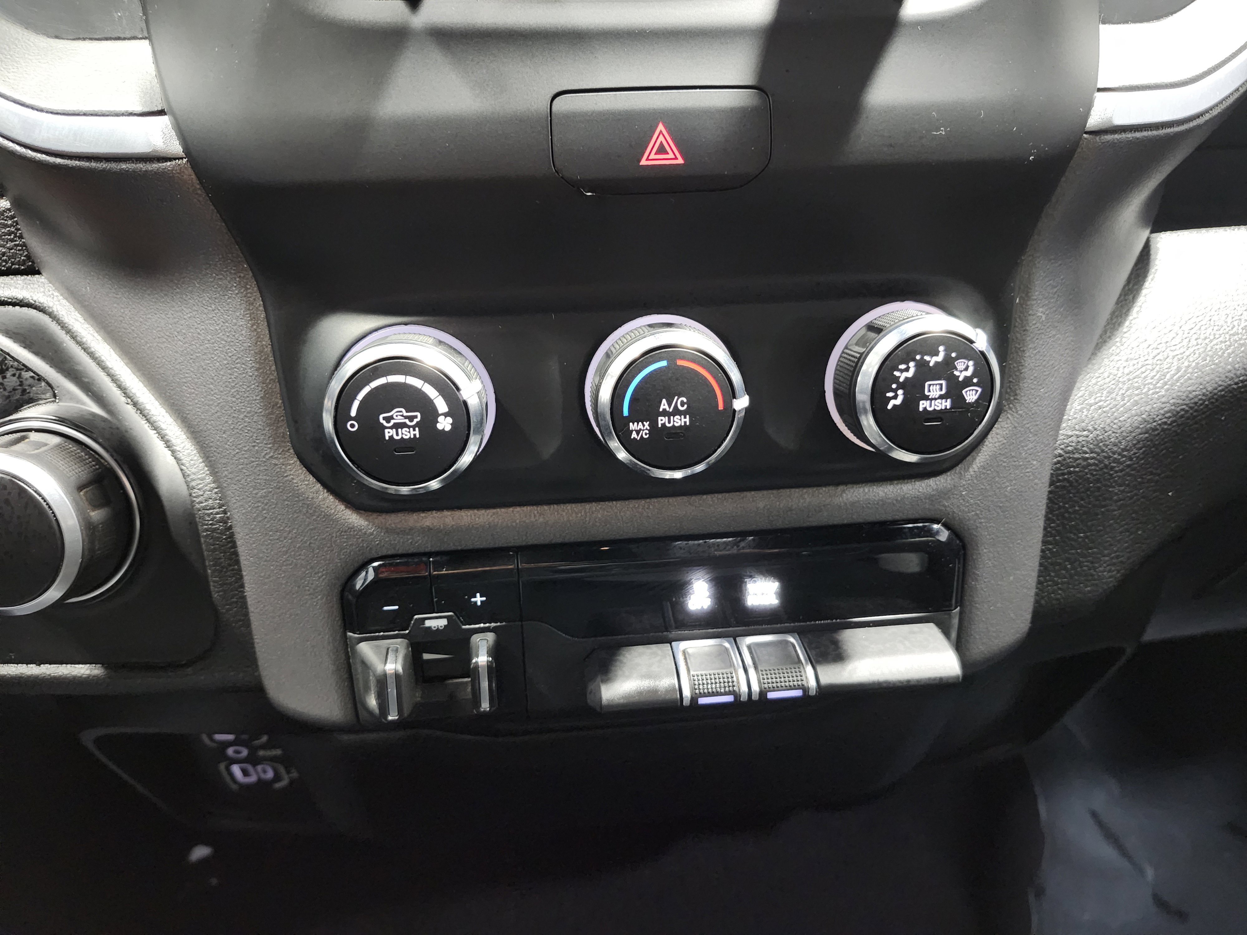 Used 2021 RAM 2500 Big Horn image 28