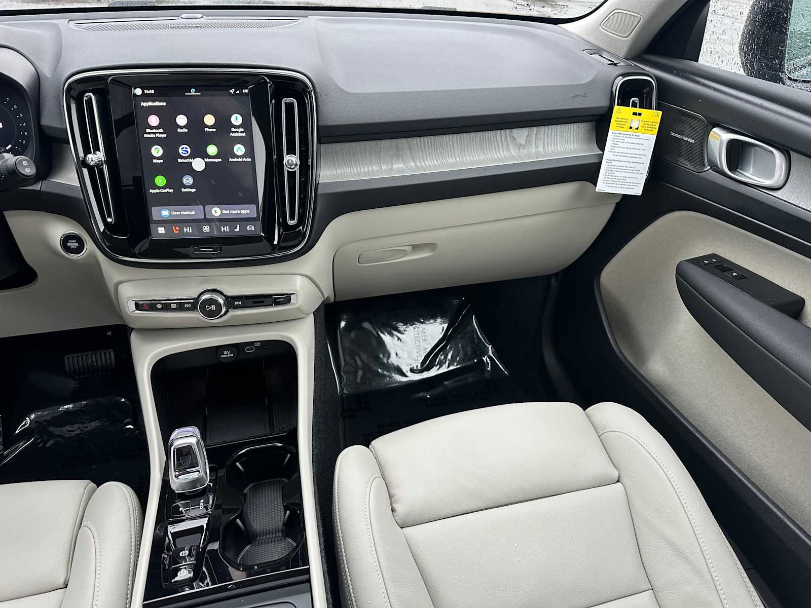 New 2026 Volvo XC40 B5 Ultra w/ Climate Package image 18