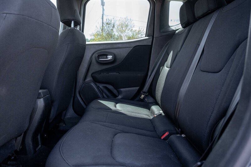 Used 2021 Jeep Renegade Sport FWD image 15