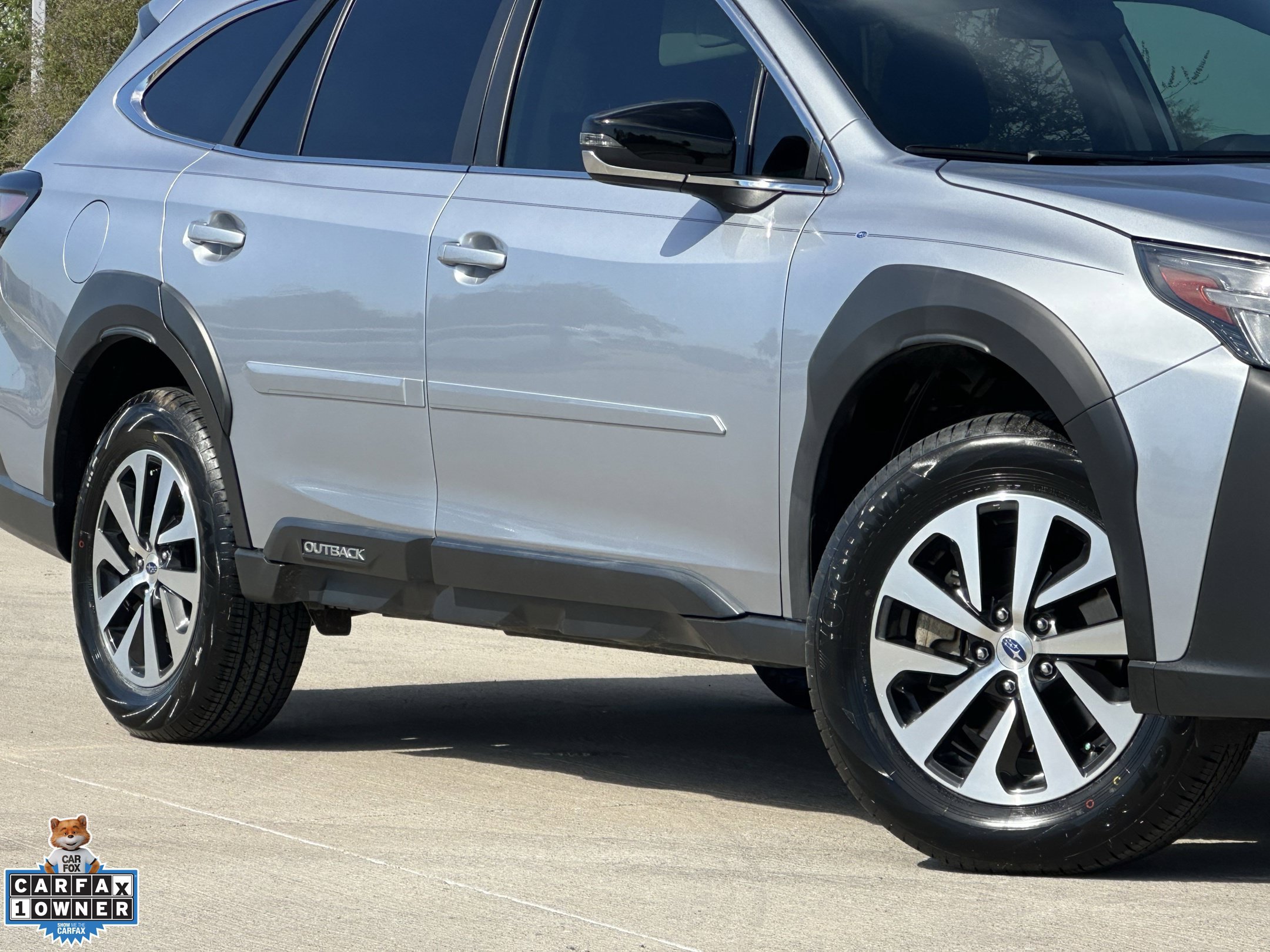 Used 2025 Subaru Outback Premium AWD/4WD image 3