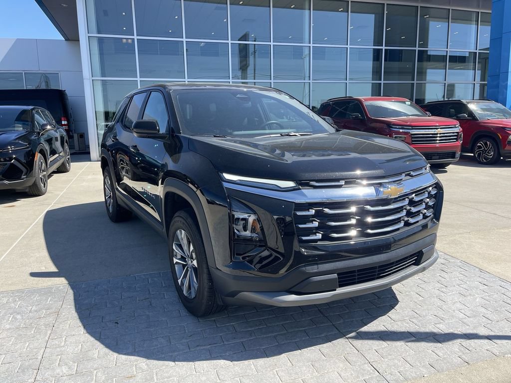New 2026 Chevrolet Equinox LT w/ Convenience Package II FWD image 2
