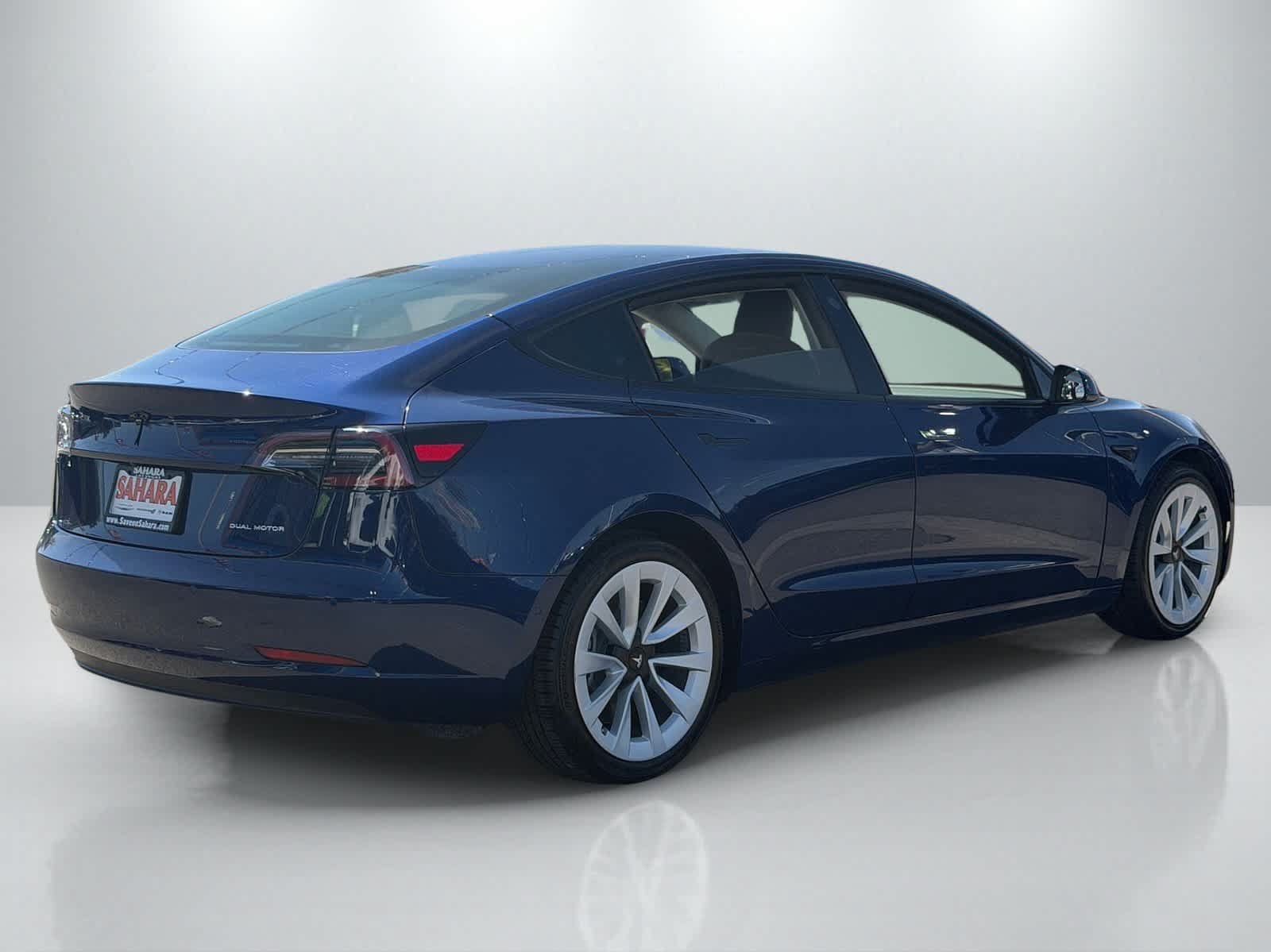 Used 2022 Tesla Model 3 Long Range AWD/4WD image 7