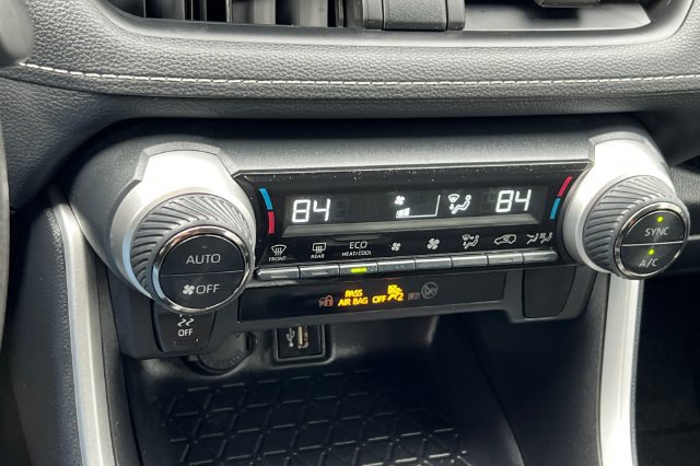 Used 2025 Toyota RAV4 XLE AWD/4WD image 25