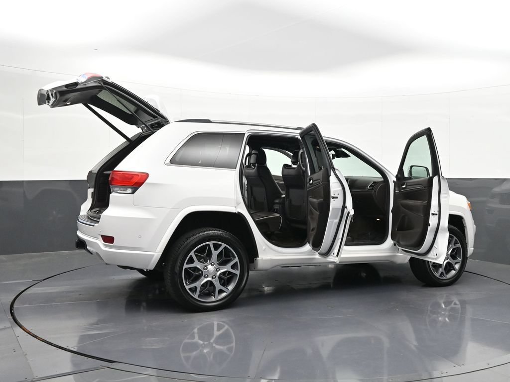 Used 2019 Jeep Grand Cherokee Overland AWD/4WD image 39