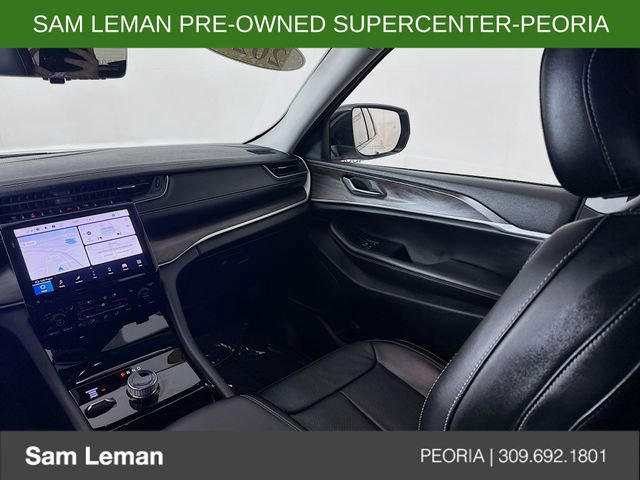 Used 2023 Jeep Grand Cherokee Limited w/ Luxury Tech Group II image 22