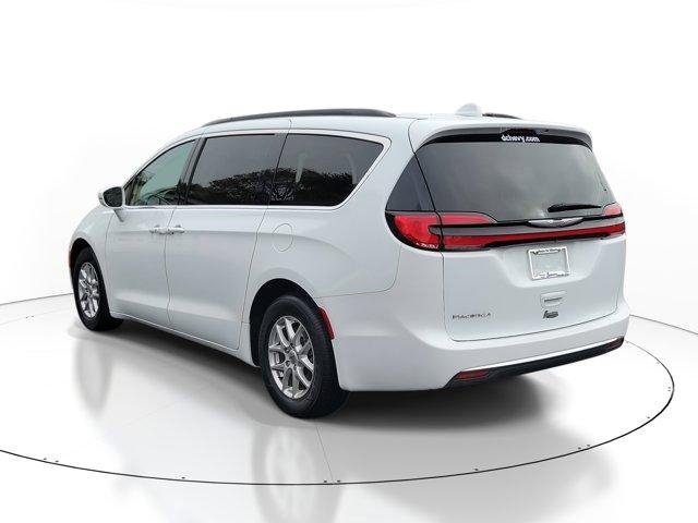 Used 2022 Chrysler Pacifica Touring-L image 3
