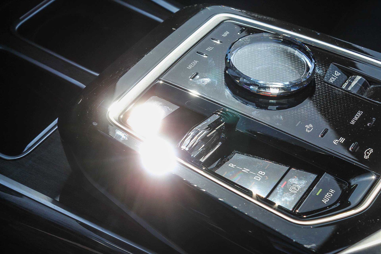 Certified 2025 BMW i7 eDrive50 w/ Premium Package image 19