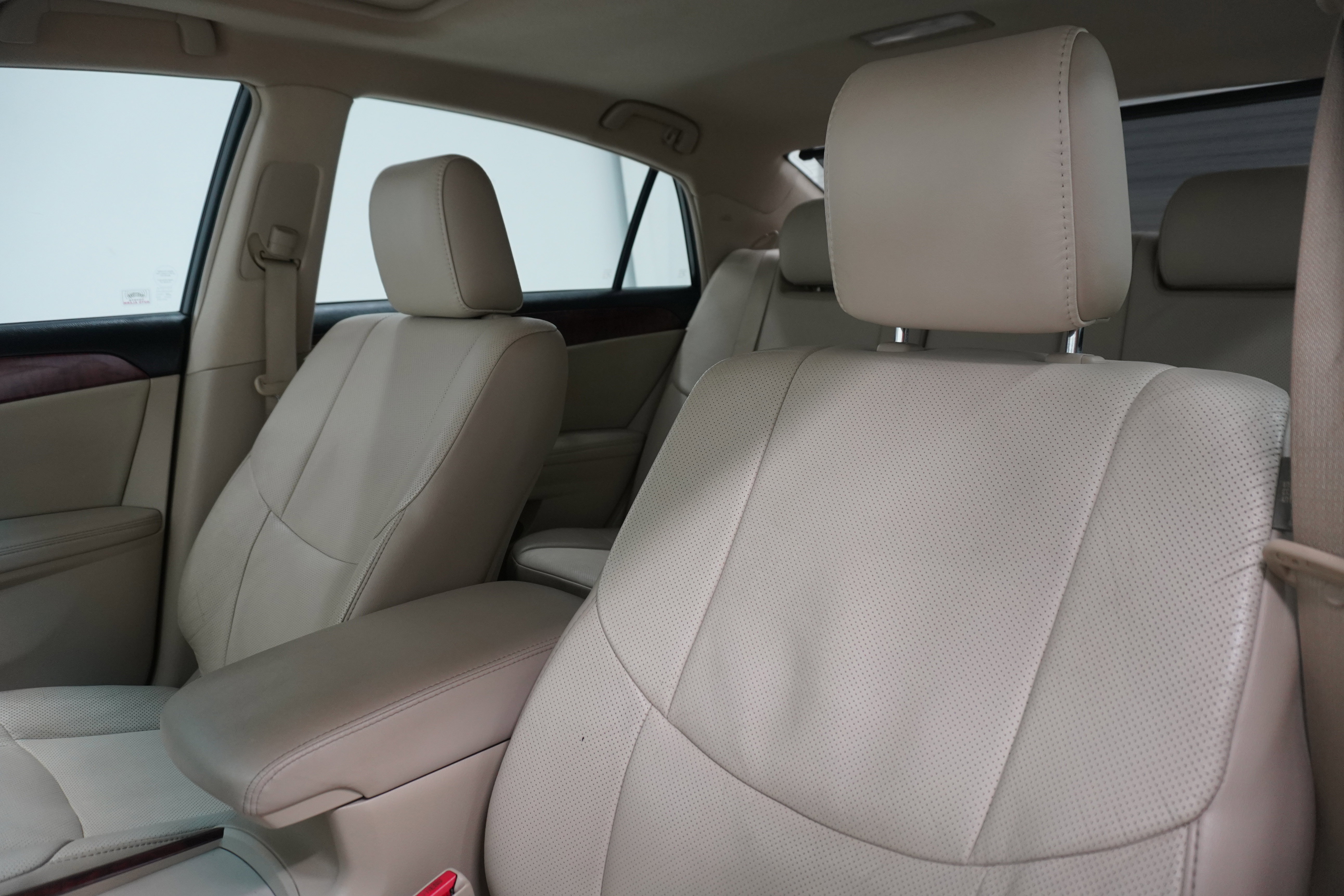 Used 2011 Toyota Avalon Limited FWD image 11