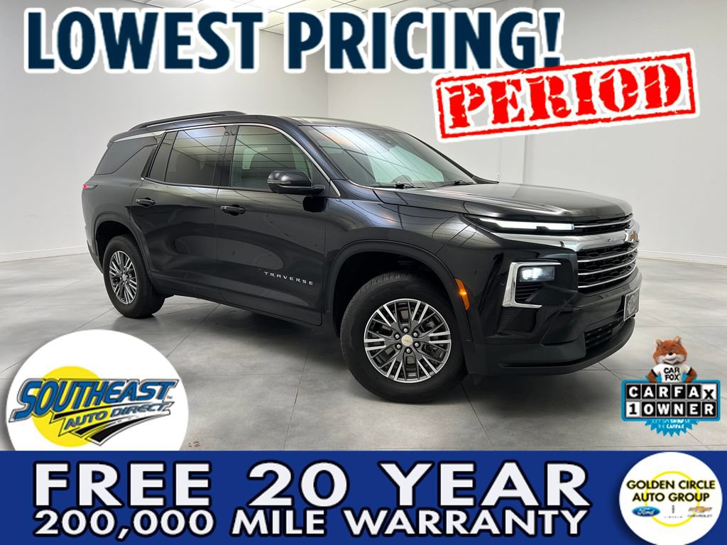 Used 2024 Chevrolet Traverse LT FWD image 1