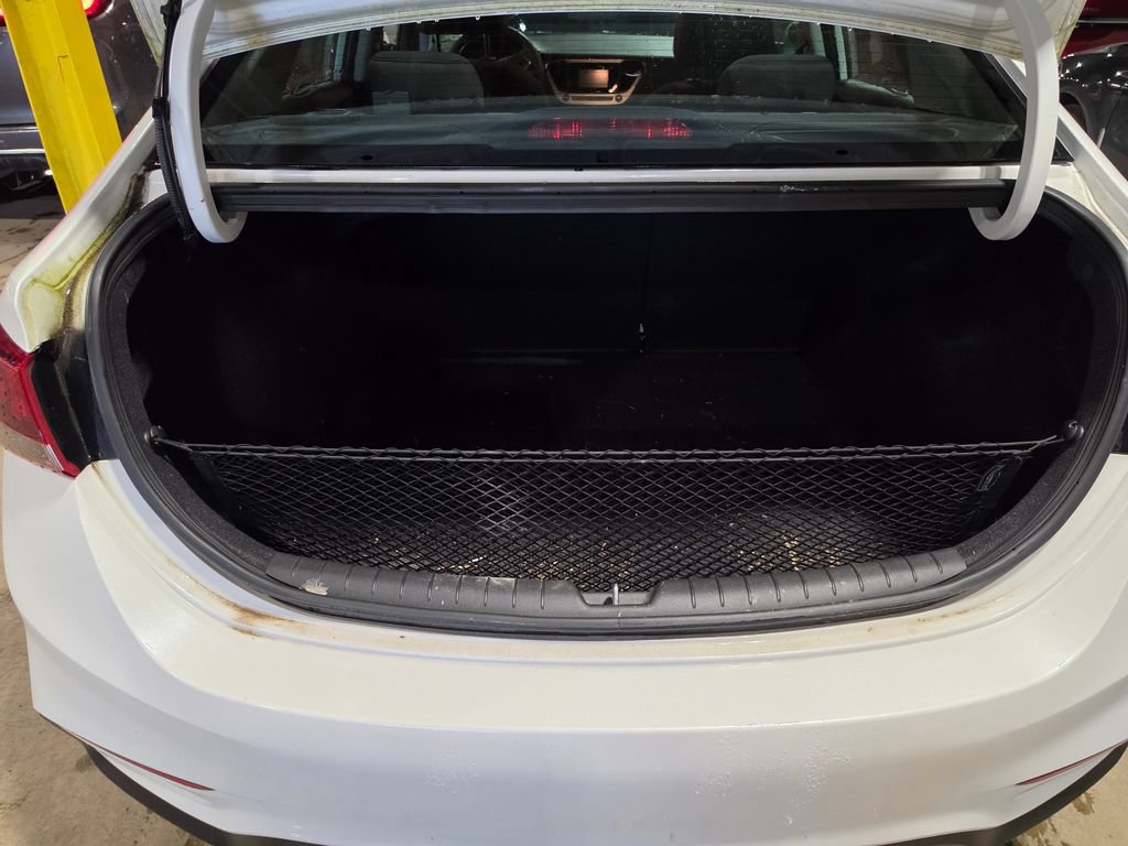 Used 2022 Hyundai Accent SE FWD image 8