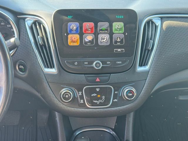 Used 2018 Chevrolet Malibu LT image 14