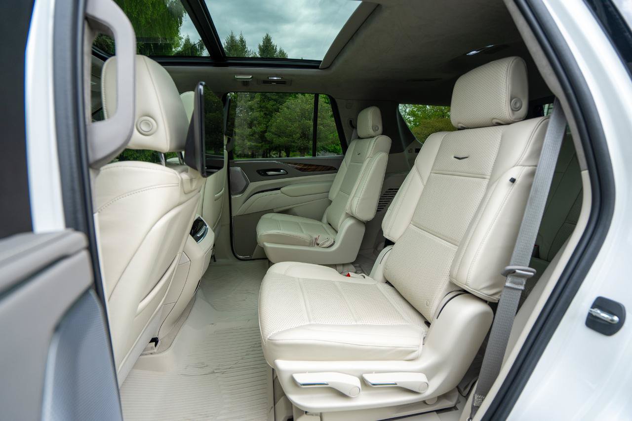 Used 2024 Cadillac Escalade Sport Platinum w/ LPO, ONYX Package AWD/4WD image 25