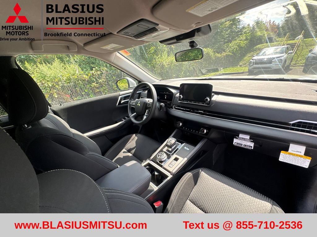 Used 2025 Mitsubishi Outlander ES AWD/4WD image 41