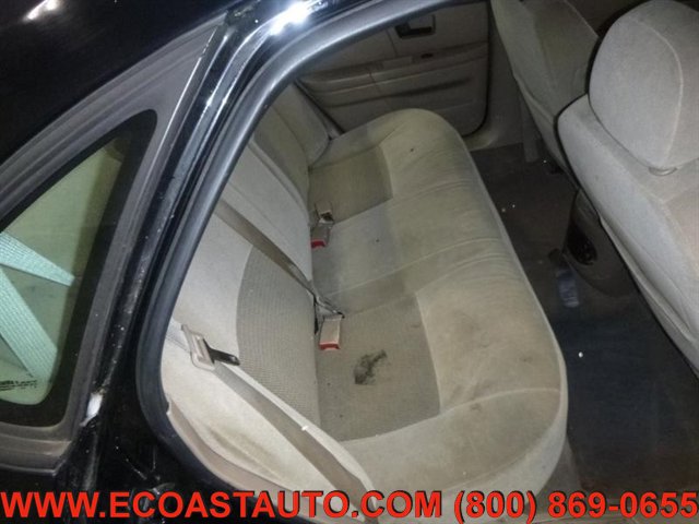 Used 2005 Ford Taurus SE FWD image 13