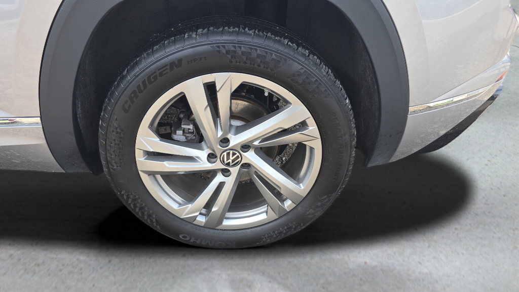 Used 2024 Volkswagen Atlas Cross Sport SEL R-Line AWD/4WD image 29