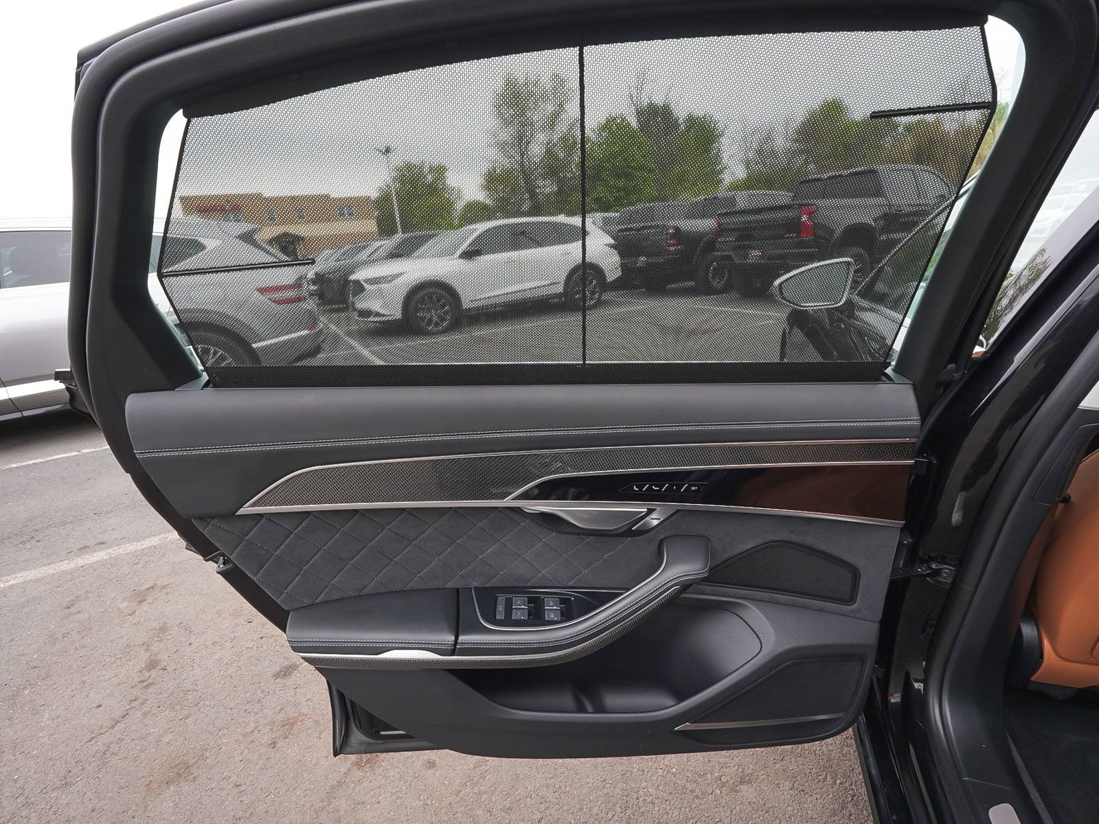 Used 2023 Audi S8 w/ S8 Comfort Plus Package AWD/4WD image 11