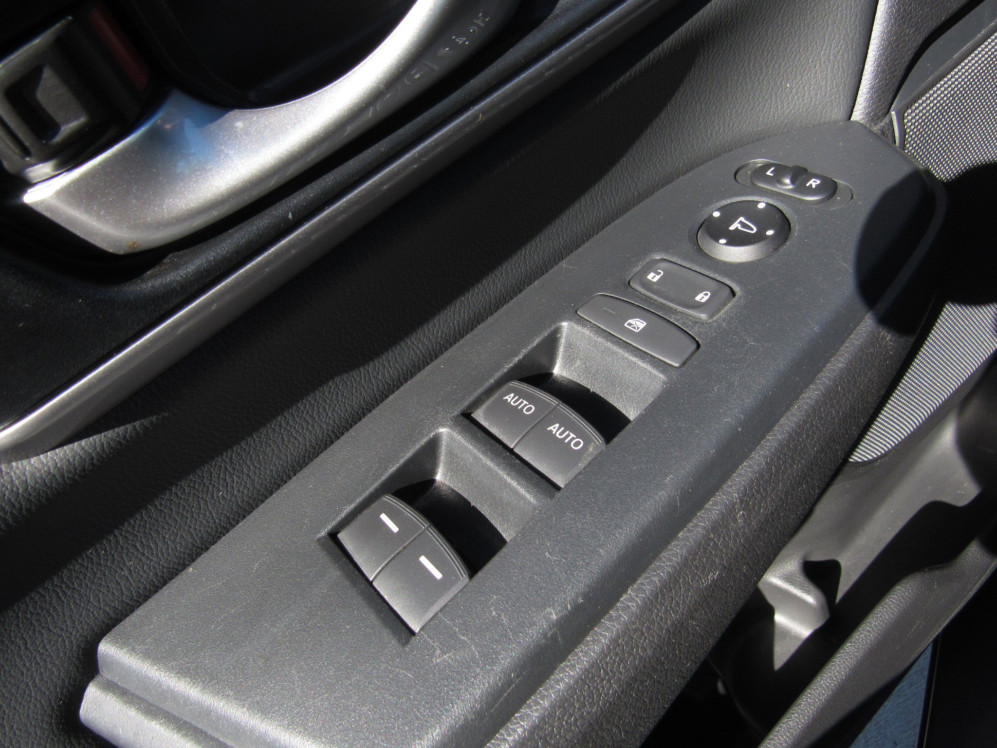 Used 2018 Honda CR-V EX-L image 24