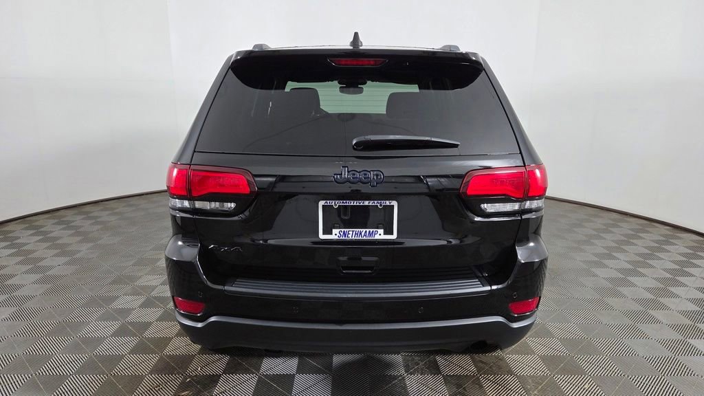 Used 2020 Jeep Grand Cherokee Laredo AWD/4WD image 8