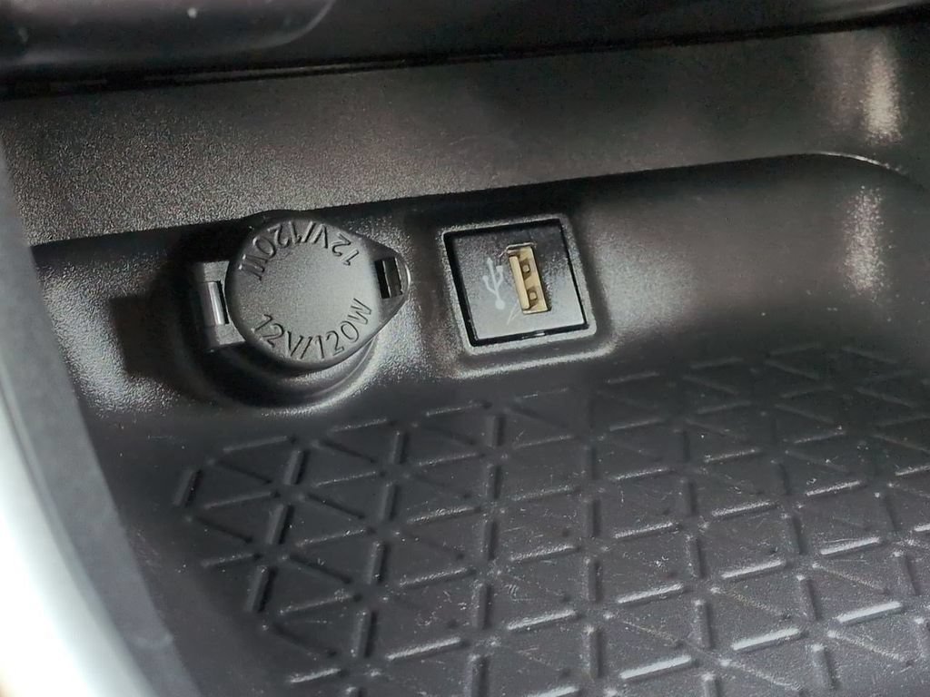 Used 2024 Toyota RAV4 LE AWD/4WD image 20
