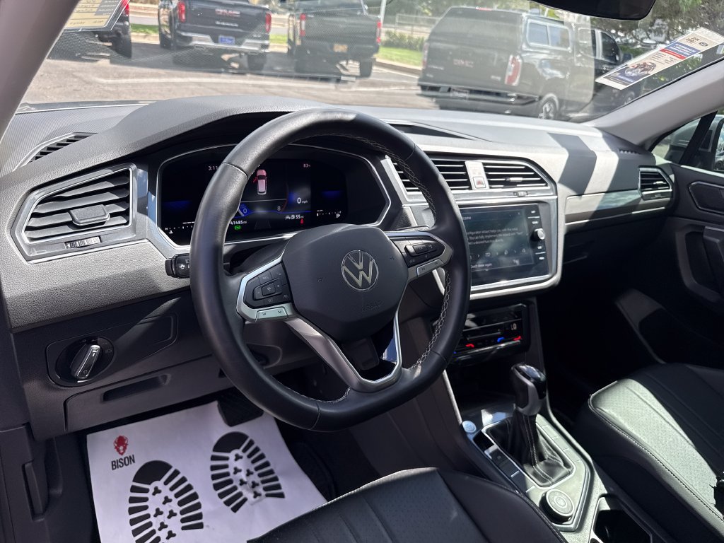 Used 2023 Volkswagen Tiguan SE AWD/4WD image 15