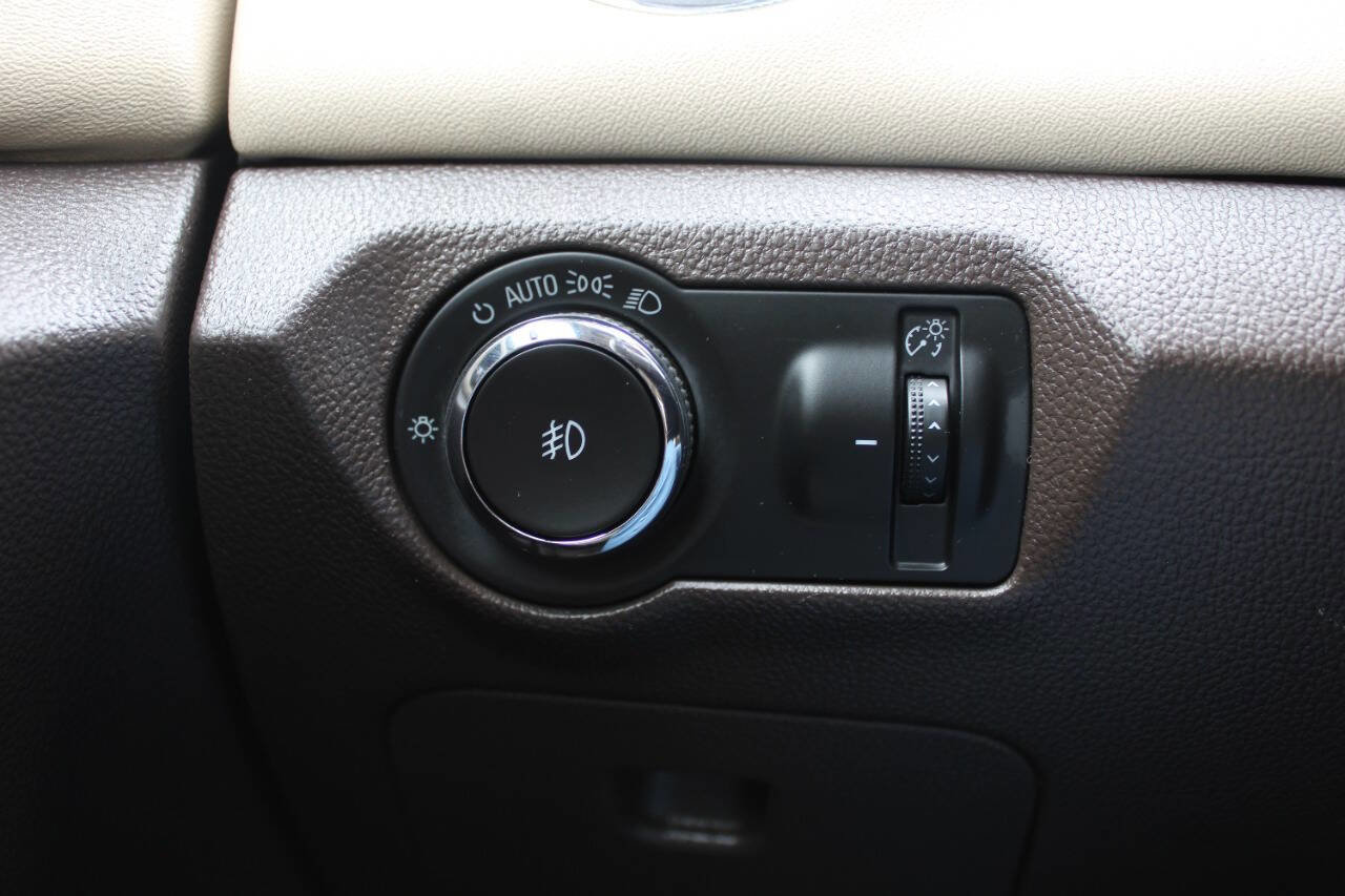 Used 2015 Chevrolet Cruze LTZ w/ Sun, Sound and Sport Package FWD image 40