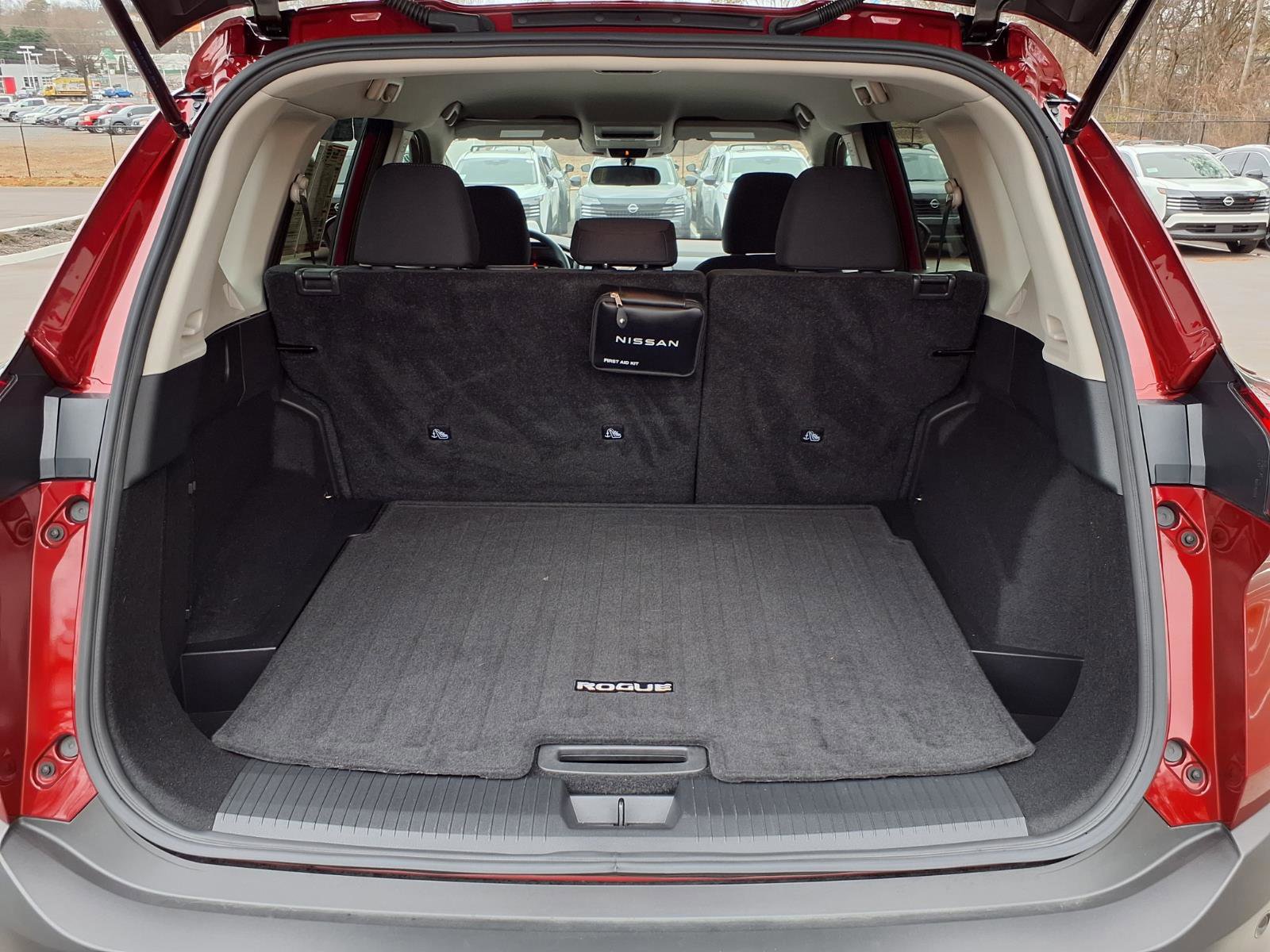 Used 2023 Nissan Rogue S image 25