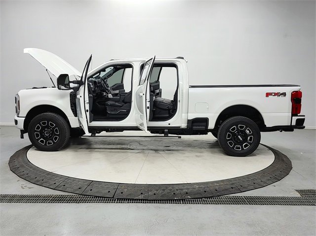 Used 2025 Ford F250 Platinum image 12