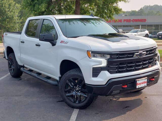 Used 2024 Chevrolet Silverado 1500 LT Trail Boss w/ Convenience Package II AWD/4WD image 2