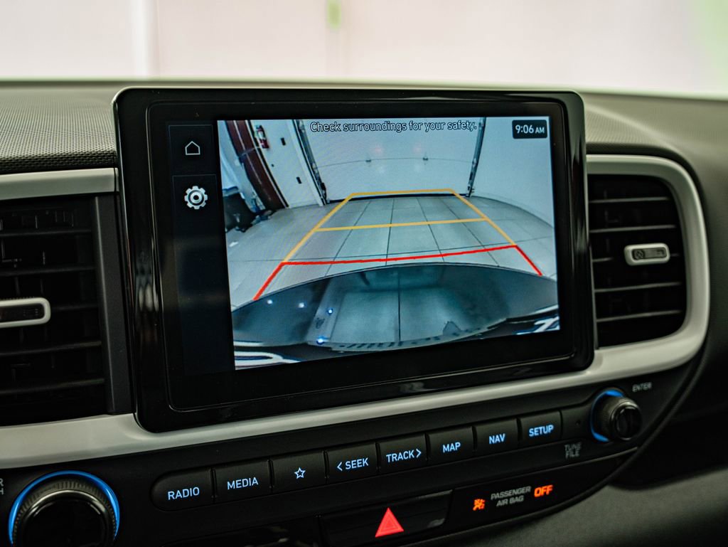 Used 2025 Hyundai Venue Limited FWD image 24