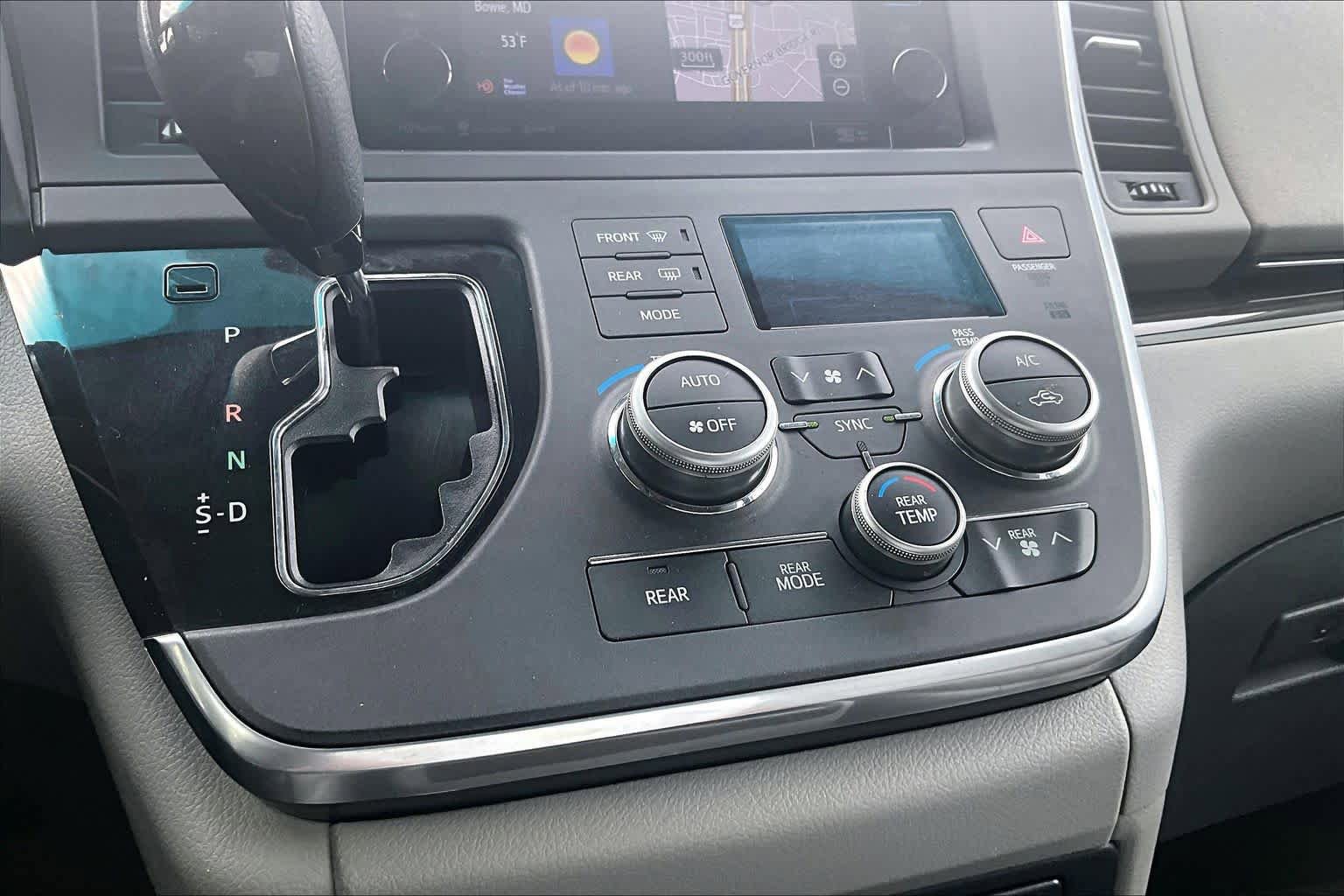 Used 2017 Toyota Sienna XLE w/ XLE Navigation Package FWD image 35