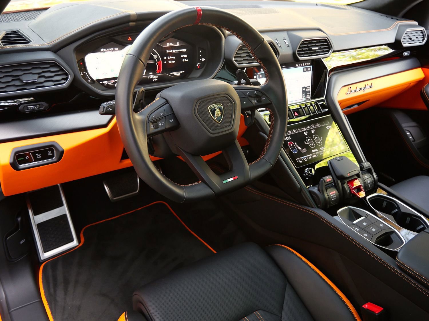 Used 2024 Lamborghini Urus S AWD/4WD image 14