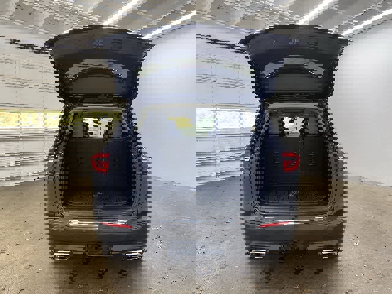 Used 2020 Buick Enclave Premium w/ Sun and Sites Package image 29