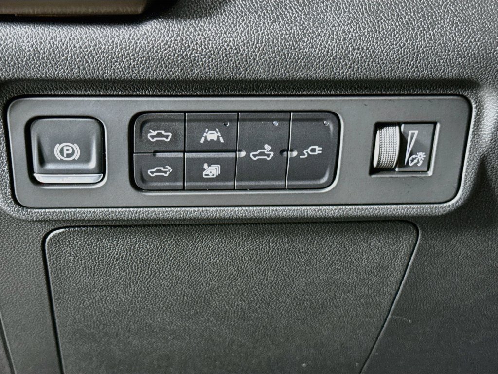 Used 2025 GMC Hummer EV 2X AWD/4WD image 10