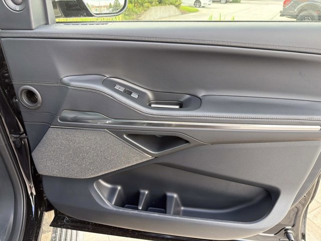 New 2026 Lincoln Navigator L Reserve w/ Jet Appearance Package AWD/4WD image 16