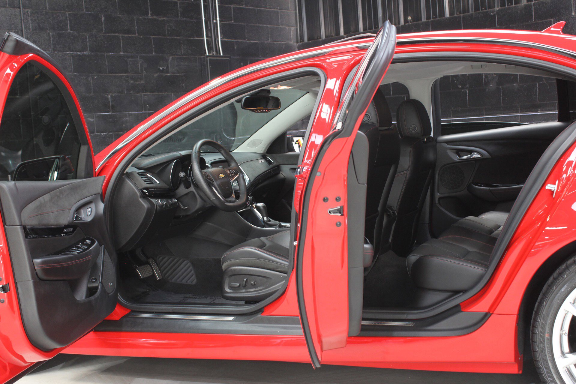 Used 2014 Chevrolet SS RWD image 30
