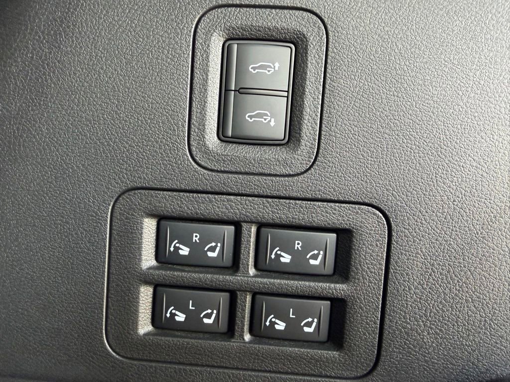 Used 2025 INFINITI QX80 Autograph image 12