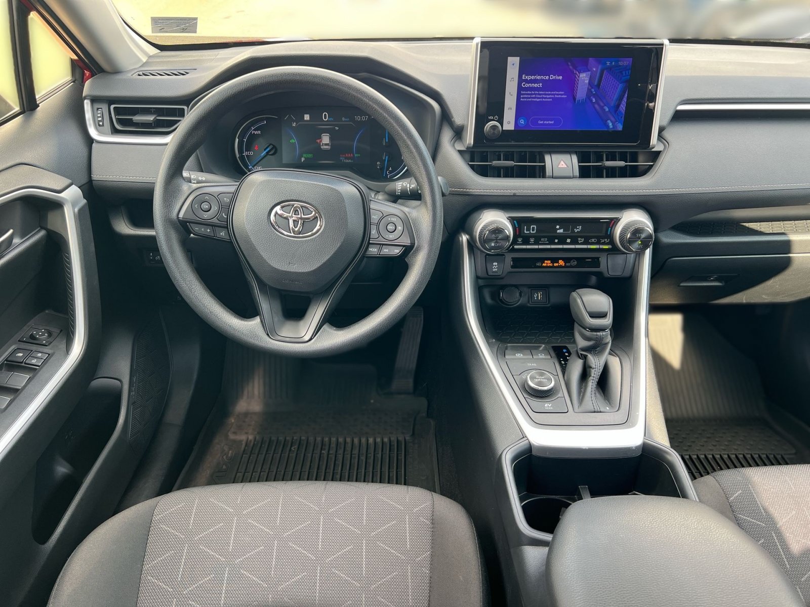 Used 2025 Toyota RAV4 XLE AWD/4WD image 22