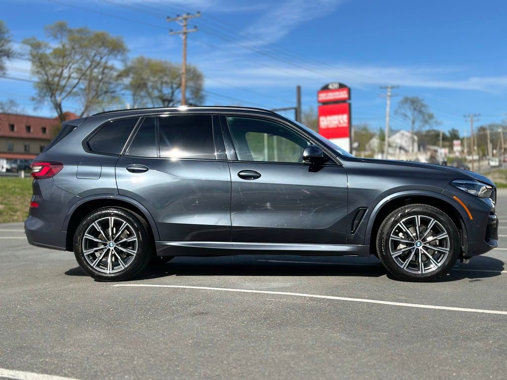 Used 2022 BMW X5 xDrive40i w/ M Sport Package AWD/4WD image 7