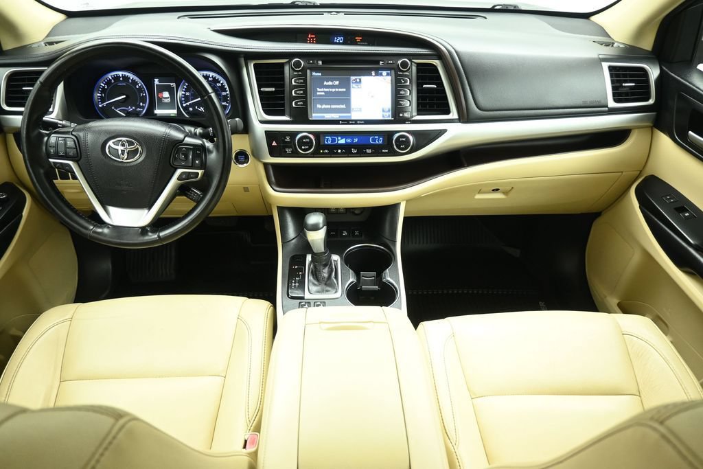 Used 2018 Toyota Highlander XLE AWD/4WD image 24