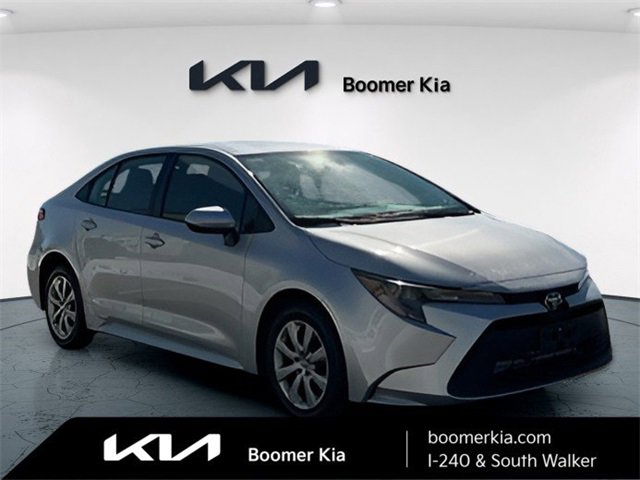 Used 2025 Toyota Corolla LE image 3