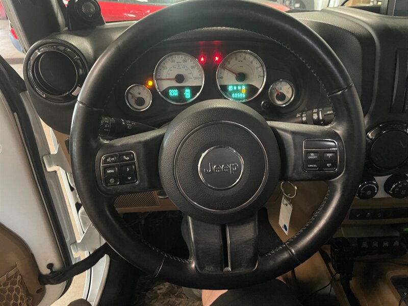 Used 2012 Jeep Wrangler Rubicon w/ PWR Convenience Group AWD/4WD image 9