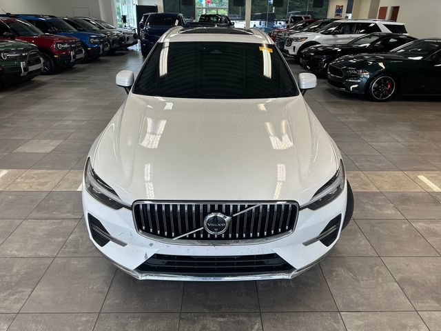 Used 2023 Volvo XC60 B5 Plus AWD/4WD image 16