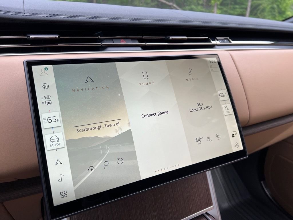 New 2025 Land Rover Range Rover SE image 15